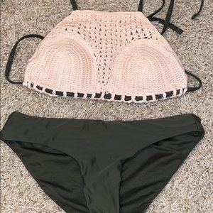 Crochet Bikini Top + Bottoms!